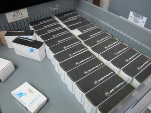 STANLEY VIDMAR HEAVY DUTY 5-DRAWER PARTS CABINET W/ CONTENTS (W-44) LOADING & HANDLING FEE $25-